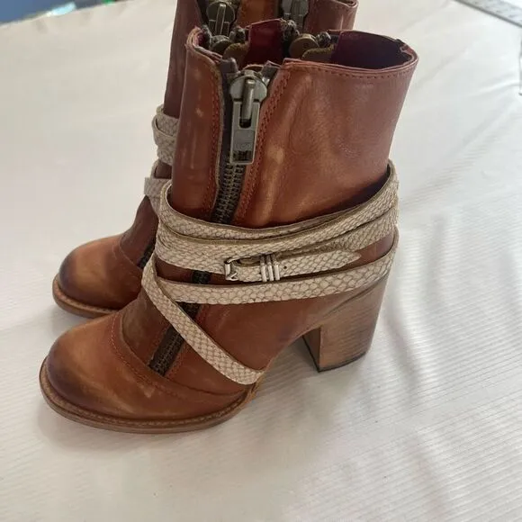 Freebird by Steven Balboa Ankle Boots Womens Size 8 Zipper Tan Leather Snake