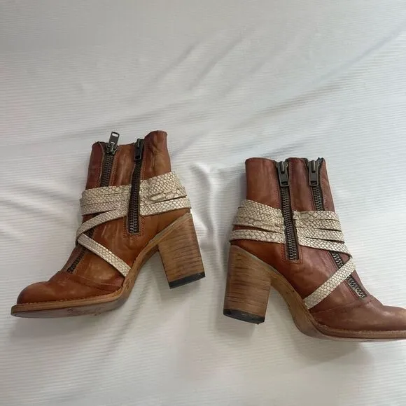 Freebird by Steven Balboa Ankle Boots Womens Size 8 Zipper Tan Leather Snake