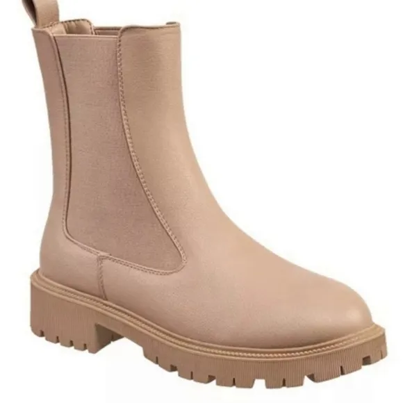 French Connection Women's Reyah Chelsea Lug Sole Boots, Size 8. Taupe color.