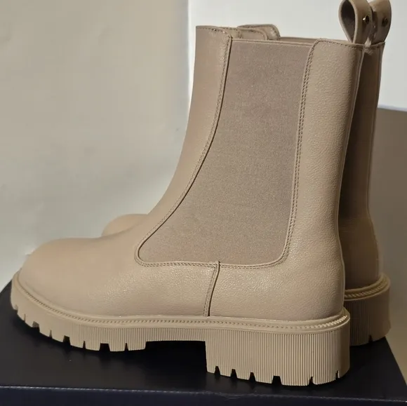 French Connection Women's Reyah Chelsea Lug Sole Boots, Size 8. Taupe color.