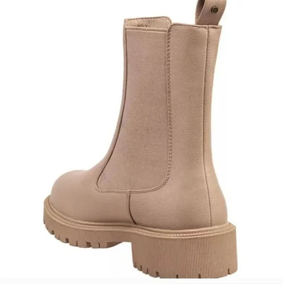 French Connection Women's Reyah Chelsea Lug Sole Boots, Size 8. Taupe color.