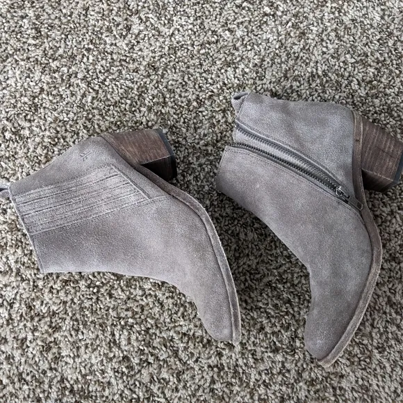 Frye Alton Chelsea gray suede boots 6.5M