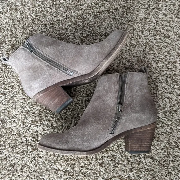 Frye Alton Chelsea gray suede boots 6.5M