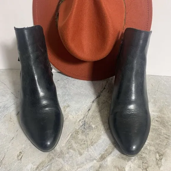 Frye Black Leather Stacked Heel Zippered Ankle Boots Women’s Size 9 M