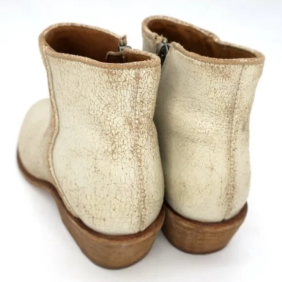 Frye Carson Piping Zip Ankle Boots Off White Leather Crackle Distressed 7B