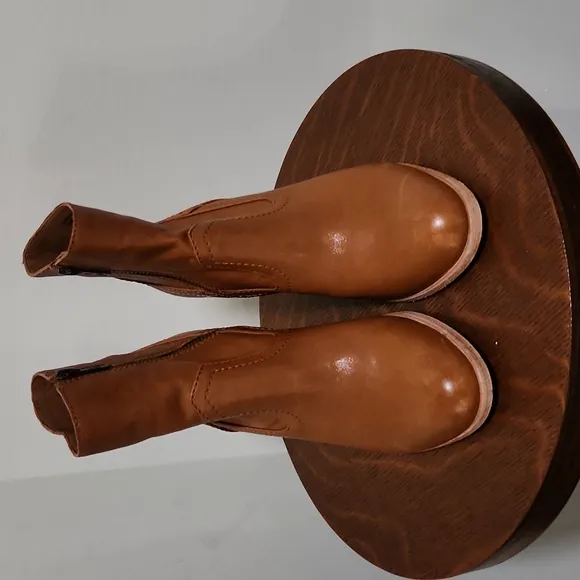 FRYE ESSA COGNAC LEATHER ANKLE BOOTIES BOOTS SIZE 7 NO BOX