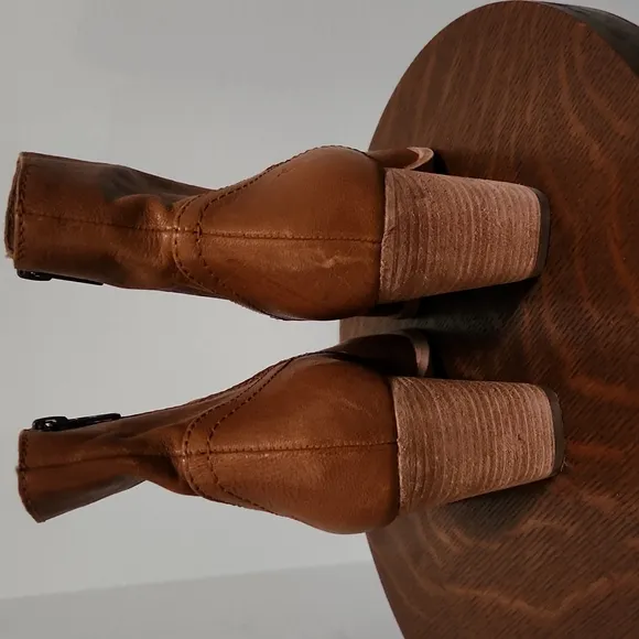 FRYE ESSA COGNAC LEATHER ANKLE BOOTIES BOOTS SIZE 7 NO BOX