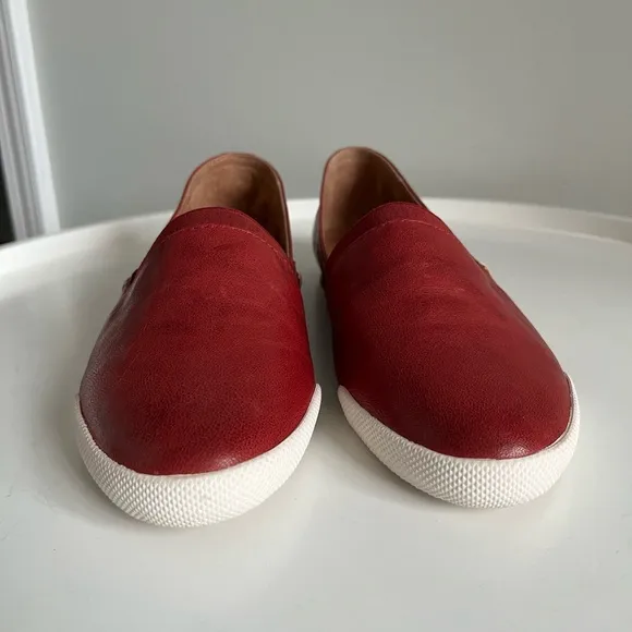 Frye Melanie Slip - On Women Burgundy Flat Sneaker Size 7M