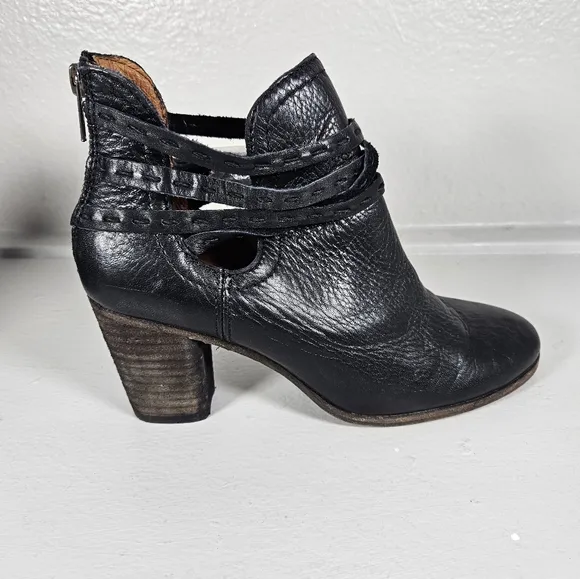 Frye Naomi Pickstitch Black Leather Ankle boots Size 7