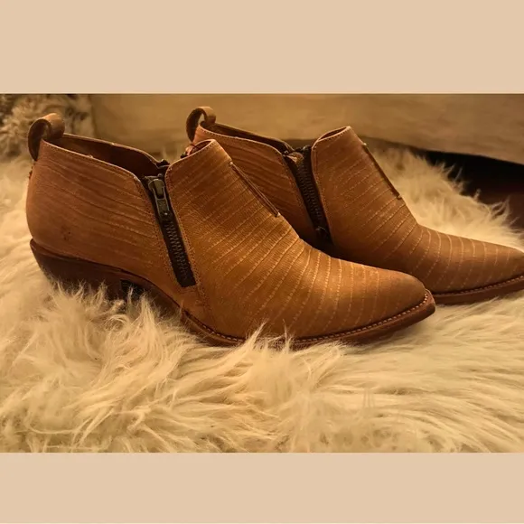 FRYE Sacha Boots