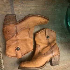 FRYE Tan Leather Ankle Boots