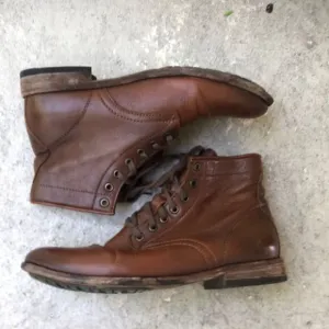 Frye Tyler lace up ankle boots