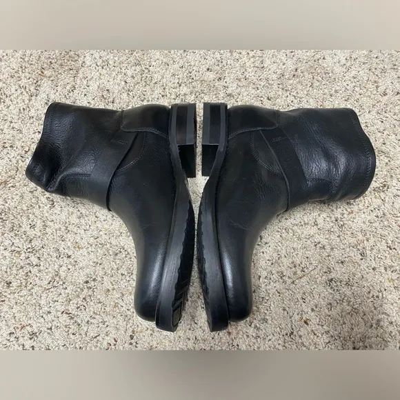 Frye women's size 7.5 Veronica booties boots black leather ankle NEW