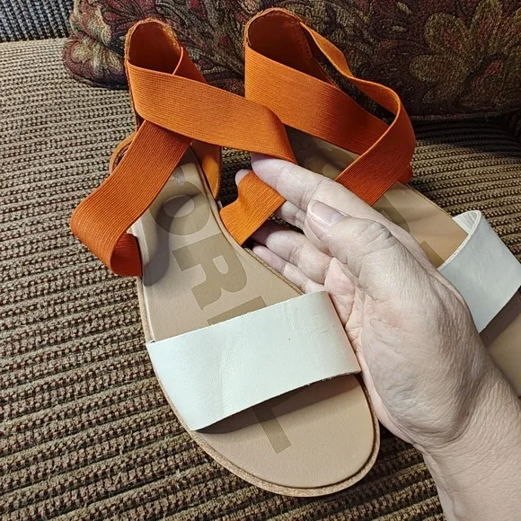 Fun &amp; Stylish Sorel Women's Ella II Slide Sandals In Desert Sun &amp; Chalk Size 7.5
