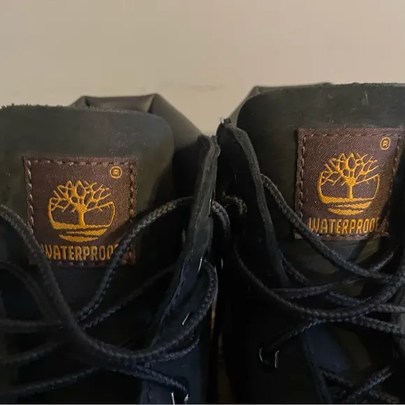 (GENTLY USED) Boys TIMBERLAND 2.5Y Kids Premium 6-Inch Waterproof Boots