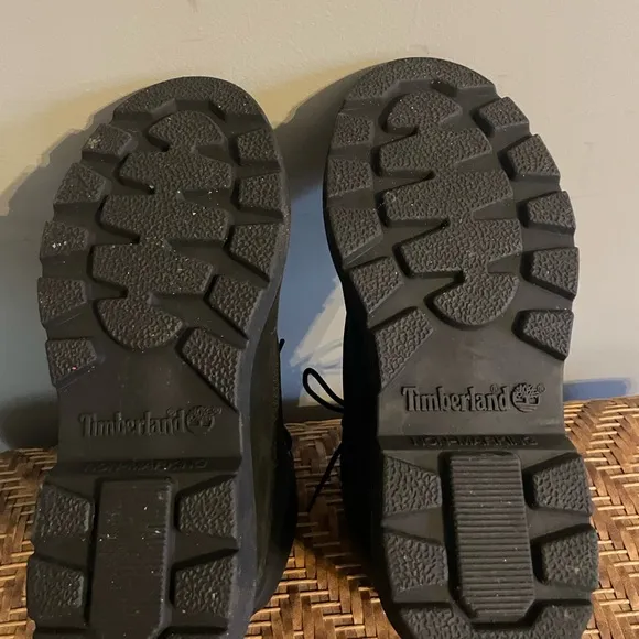 (GENTLY USED) Boys TIMBERLAND 2.5Y Kids Premium 6-Inch Waterproof Boots