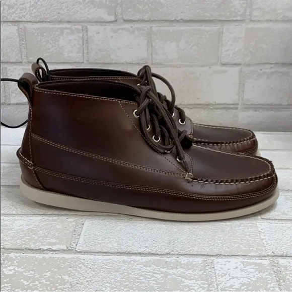 GH Bass Men's Leather CampShoe Hand Stitched Seam 10.5 New with box