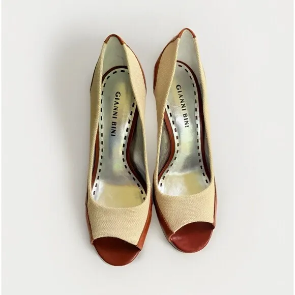 Gianni Bini Tan Brown &amp; Off White Ecru and Beige Leather Met with Wooden Heels 7