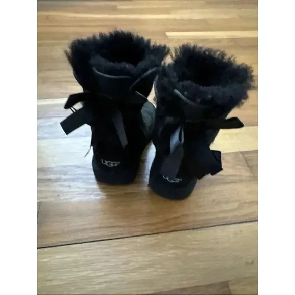 Girl's Boots UGG Kids Bailey Bow II Toddler Size 7