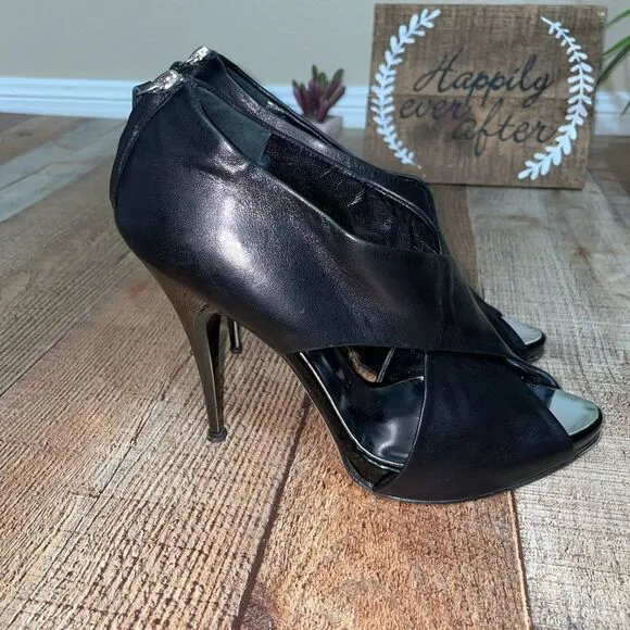 Giuseppe ZanottiBlack Leather Crisscross Ankle Size 38.5 Boots/Booties