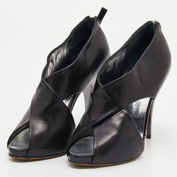 Giuseppe ZanottiBlack Leather Crisscross Ankle Size 38.5 Boots/Booties