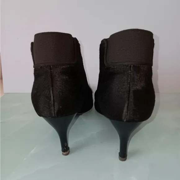 Gorgeous Louis Vuitton Black Ankle Booties with Zipper 😍❤️
