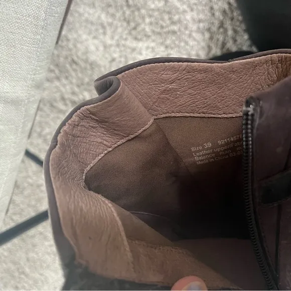 Gorgeous Women's Dansko Hartley Brown Ankle Boots size 39 (US 8/8.5) Like New!