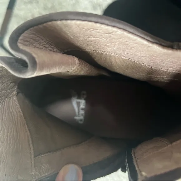 Gorgeous Women's Dansko Hartley Brown Ankle Boots size 39 (US 8/8.5) Like New!