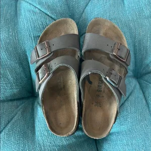 GUC Birkenstock WOMEN’s Arizona Birkibuc Sandals - Mocha - size 36 US (5.5/6)