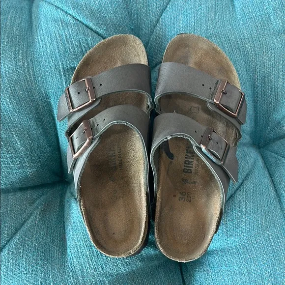 GUC Birkenstock WOMEN’s Arizona Birkibuc Sandals - Mocha - size 36 US (5.5/6)