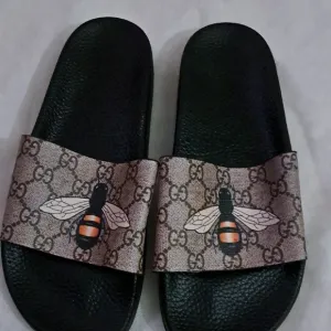 Gucci Black and Brown Bee Sandals
