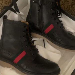 Gucci Black and Green Designer Boots for 👦🏻 boys 27 Eu/ 10 USA (4 years boys)