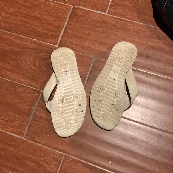 Gucci Brown Leather Flip Flops/Sandals 233316 7C