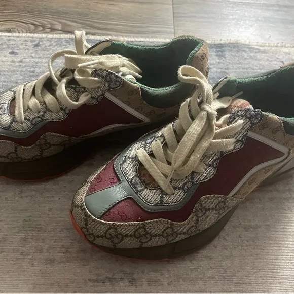 Gucci Rython Brick Red