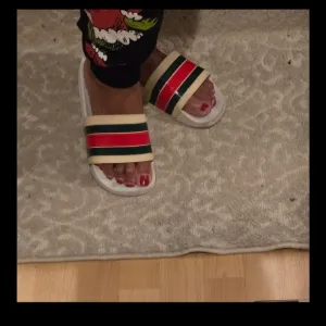 Gucci Slider Stylish White Slide Sandals with Striped Band