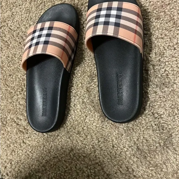 Gucci/Burberry Check Slide Sandals