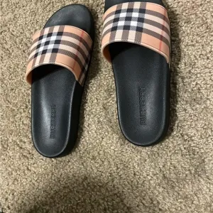 Gucci/Burberry Check Slide Sandals