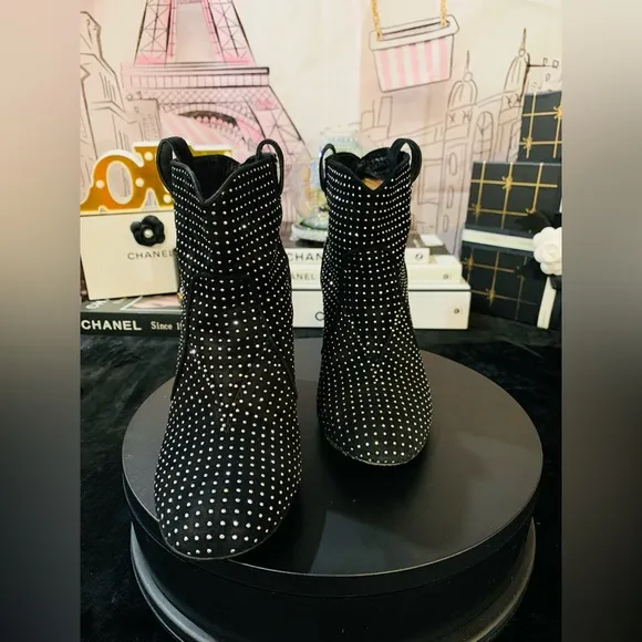 GUC💖Laurence Dacade Black Studded Ankle Booties.