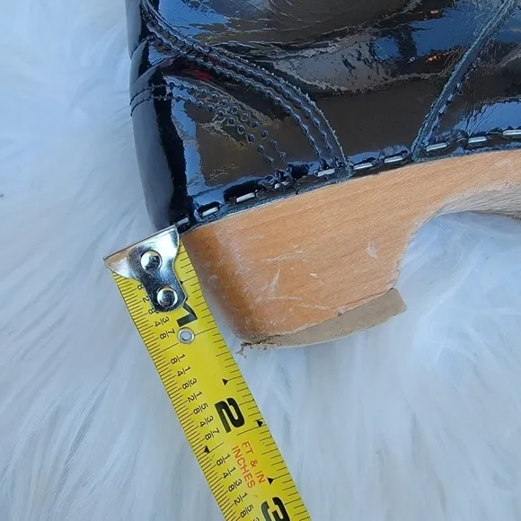 Hanna Andersson Patent Leather Boots 30