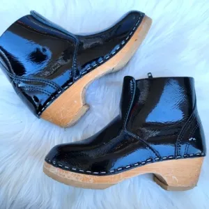 Hanna Andersson Patent Leather Boots 30