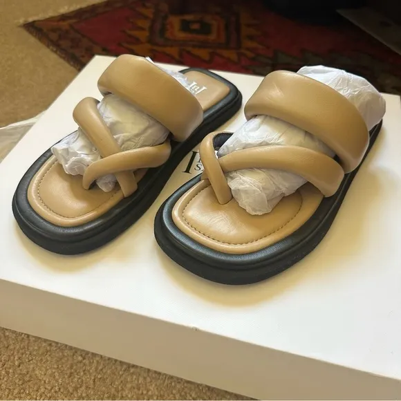 Helsa Sandals