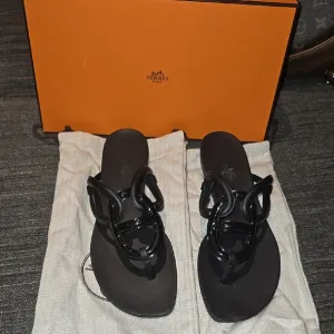 Hermès Black Sandals