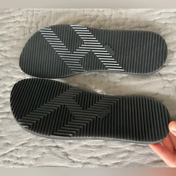 Hermès summer sandals black flip flops size 42 approximately 10 US