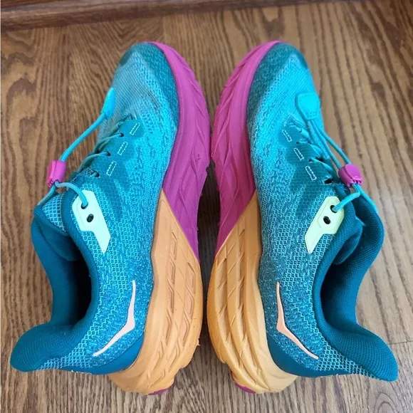 Hoka Speedgoat 5 Running Shoes Kids Size 4