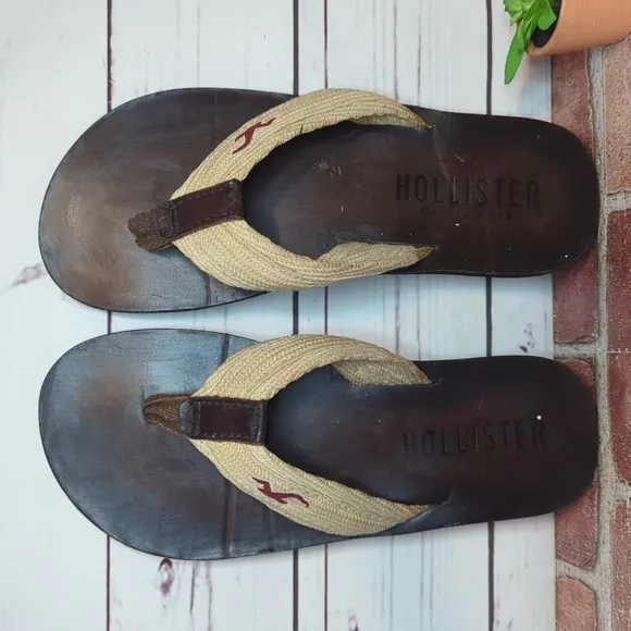 Hollister Flip Flop Sandals Y2K Men's 9.5 Brown and Tan Leather Beachy Casual