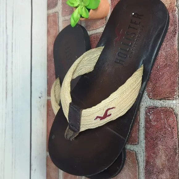 Hollister Flip Flop Sandals Y2K Men's 9.5 Brown and Tan Leather Beachy Casual