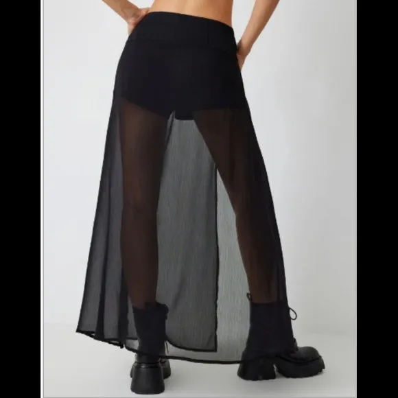 💥HOT ITEM💥Shorts with Chiffon Overlay in Black