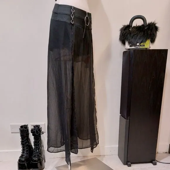 💥HOT ITEM💥Shorts with Chiffon Overlay in Black