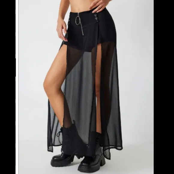 💥HOT ITEM💥Shorts with Chiffon Overlay in Black