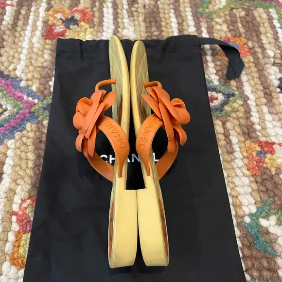 🌺🎉HP🌺🎉 Sale🎉 Chanel Camellia Rubber Thong Sandals